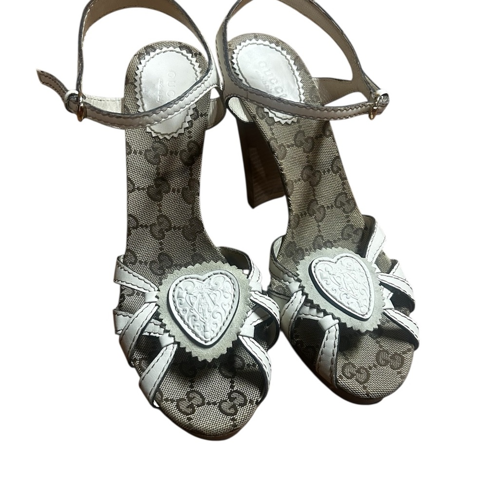 GUCCI Ivory Leather Crest Heart Ankle Strap heels - Picture 7 of 10